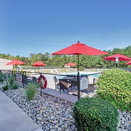 Blue Creek Inn Waretown Экстерьер фото