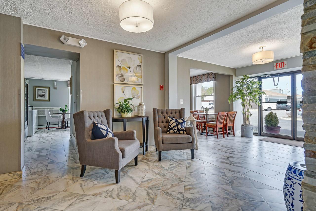 Blue Creek Inn Waretown Экстерьер фото