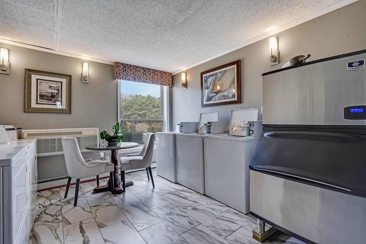 Blue Creek Inn Waretown Экстерьер фото